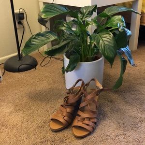 Brown strappy wedges